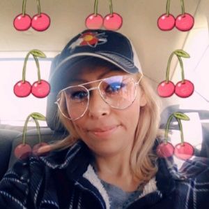 Meet your Posher, Leandra